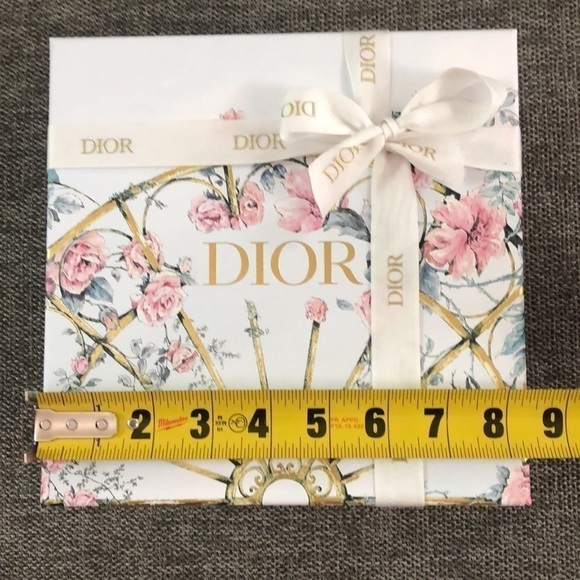 DIOR • BOX & RIBBON GIFT SET • GRANVILLE WHITE & GOLD FLORAL - Picture 15 of 16